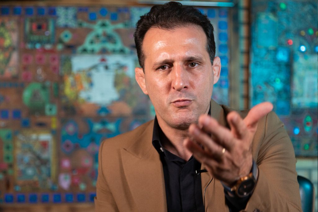 ببینید | خواهش آرش میراسماعیلی از سیاسیون؛ دست از سر ورزش بردارید!