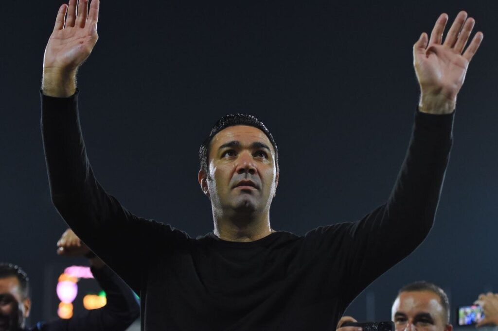 عکس|‌ پیراهن نکو روی سکوهای آزادی