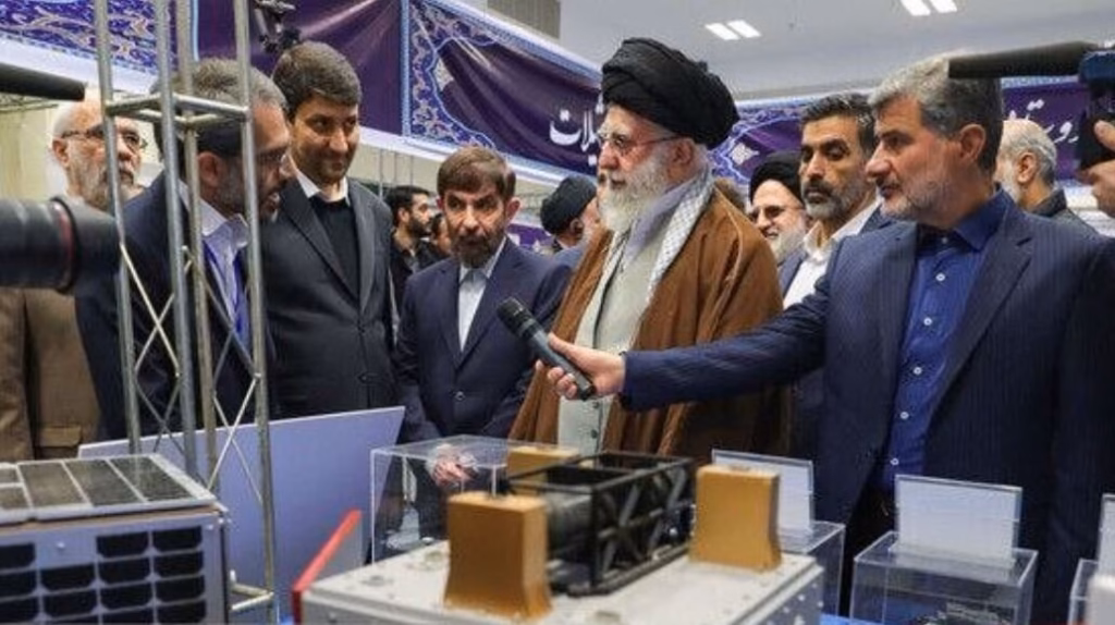 رویکرد رهبر شهید به صنعت فضایی